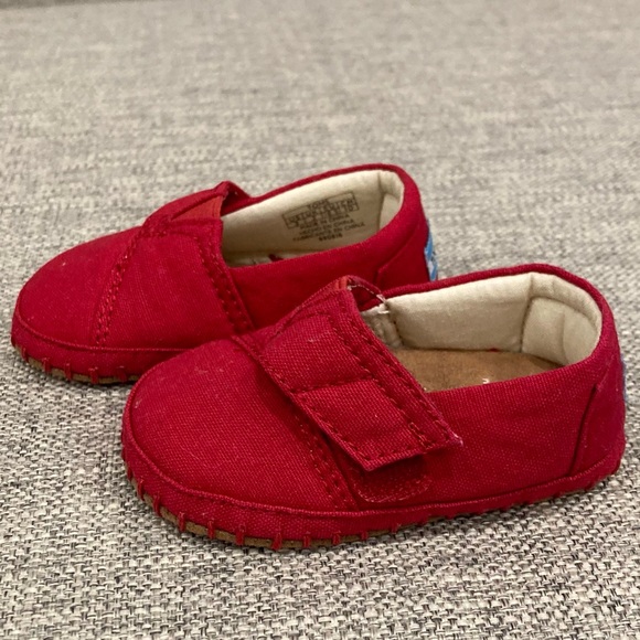 Tom’s size 3 Crib Alpargata Red Canvas EUC includes box - Picture 1 of 4